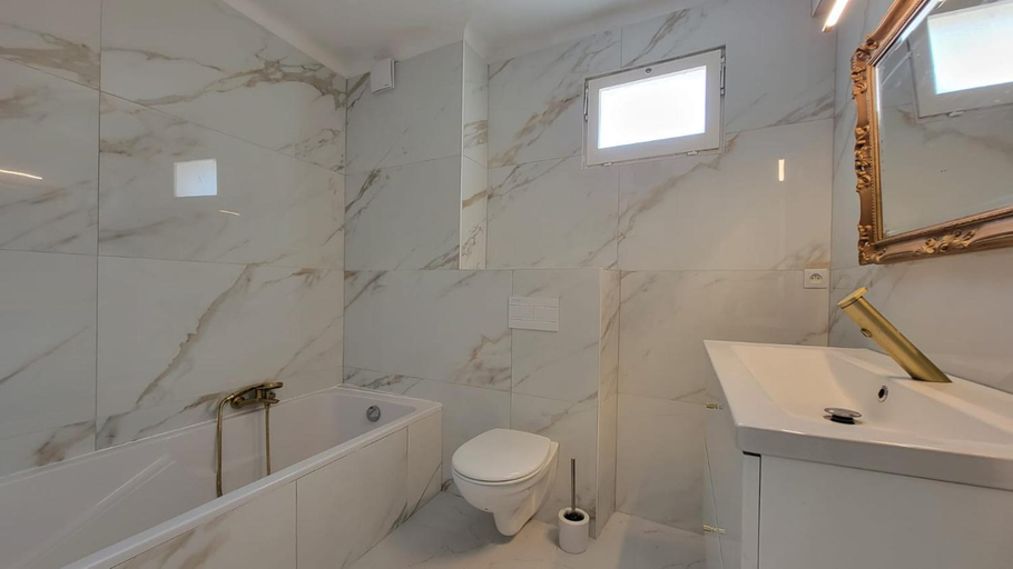 Bathroom, appartement neuf de 3 pieces avec climatisation, Alpes-Maritimes