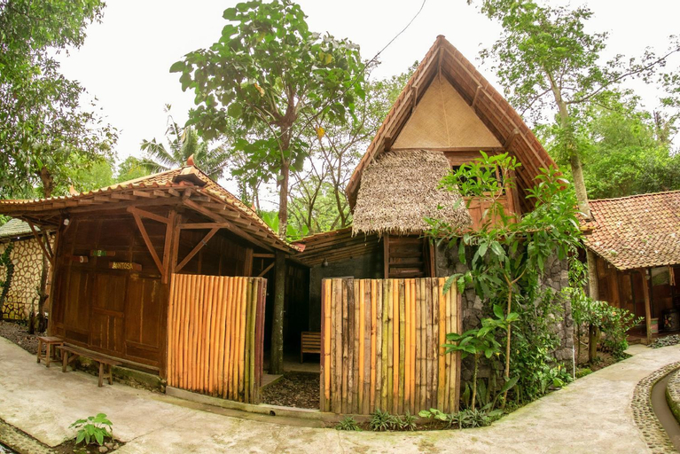Exterior 12