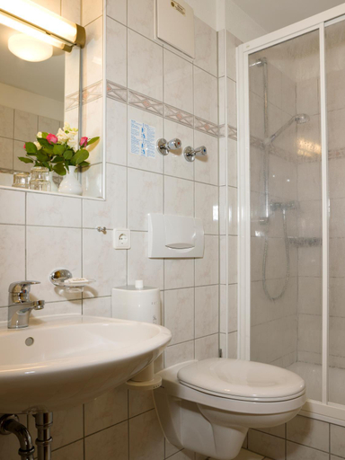 Bathroom 2, Haus Hildegard, Passau