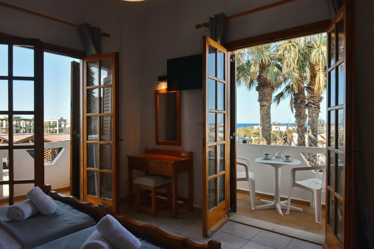 Others 3, Mari Evans Apartments, Crete
