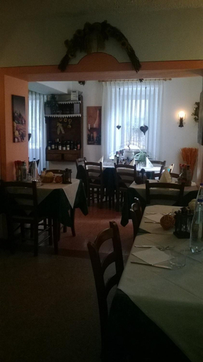 Food & Drinks