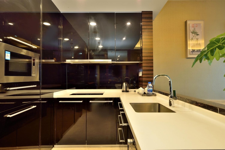 Dining Room 10