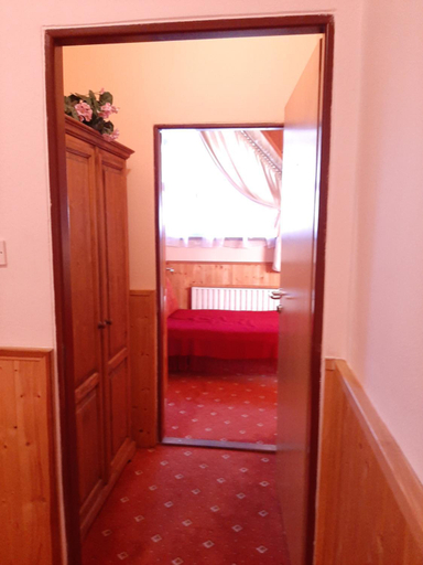 Others 5, garni Hotel ASAS, Most