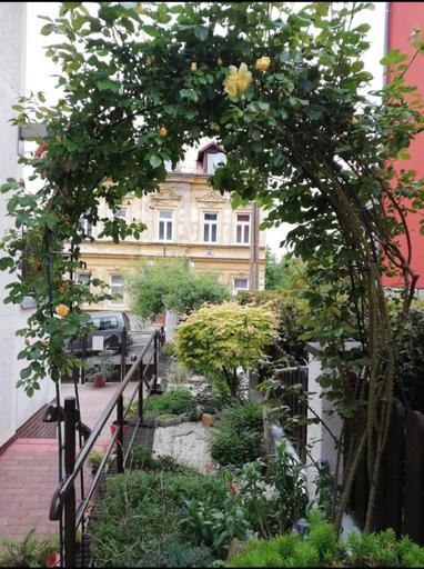 Others 5, Zaboj restaurant, Karlovy Vary