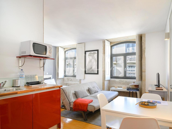 Others 3, Almada Apartments 468, Porto