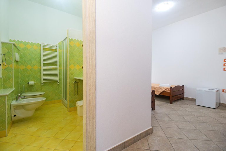 Bathroom 2, Melalidone, Nuoro