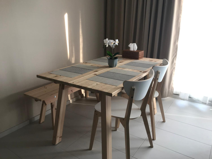 Dining Room 10