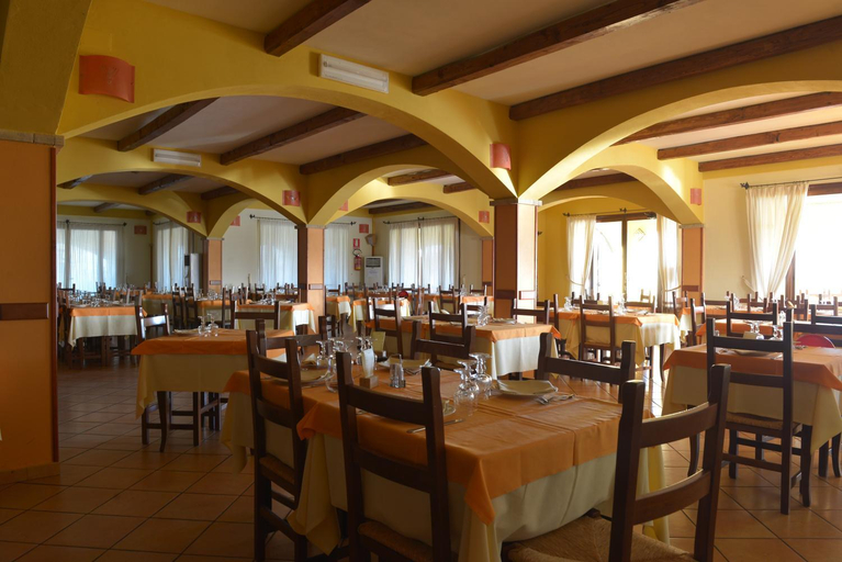 Food & Drinks 4, Albergo Ristorante Pizzeria Monte Arcosu, Cagliari