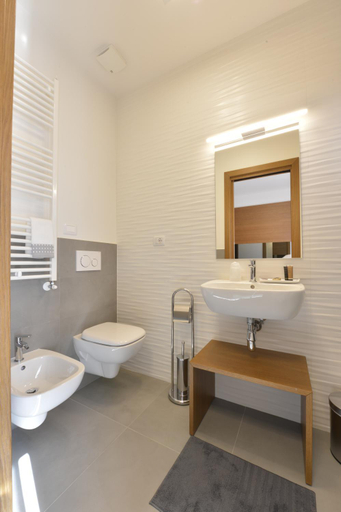 Bathroom 2, Piano Alto Rooms, Pescara