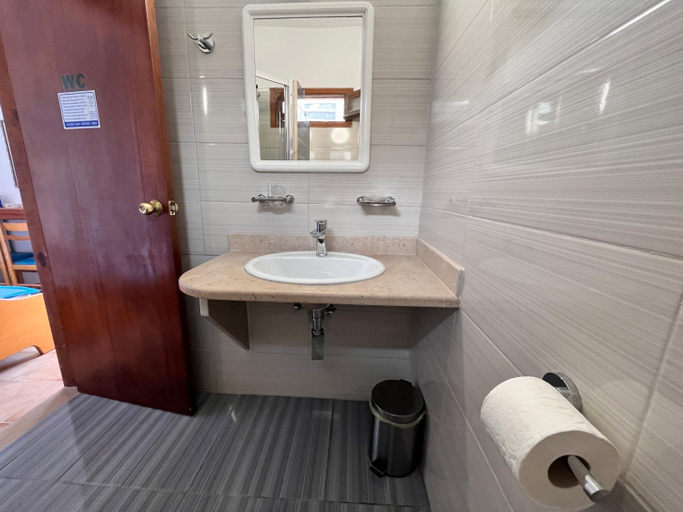 Bathroom 3, Aphrodite Hotel, South Aegean