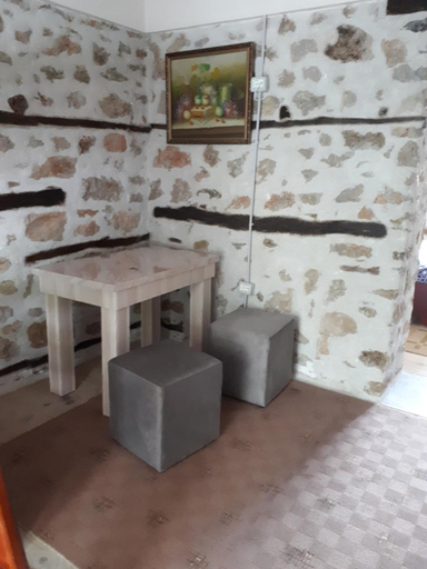 Others, Bona's Home, Pogradecit