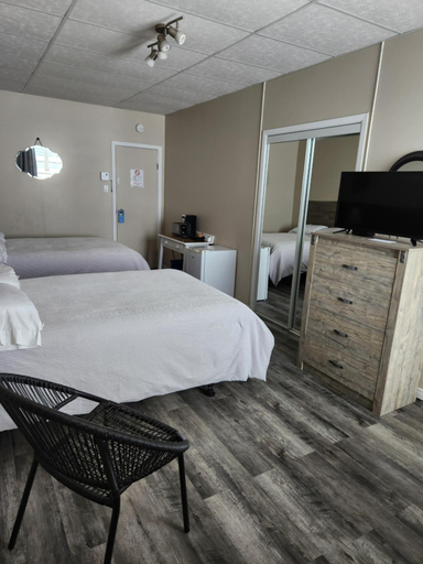 Bedroom 2, Motel Nanook, La Haute-Gaspésie