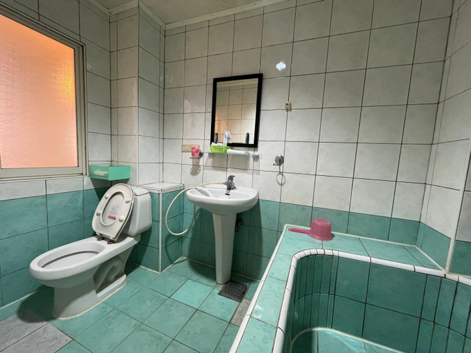 Bathroom, Jiaoxi Hot Spring Hotel, Yilan