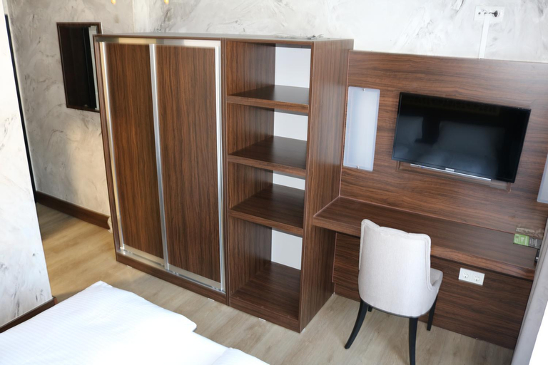 Bedroom 6