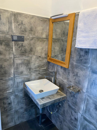Bathroom 2, Reefline Villa, Weligama