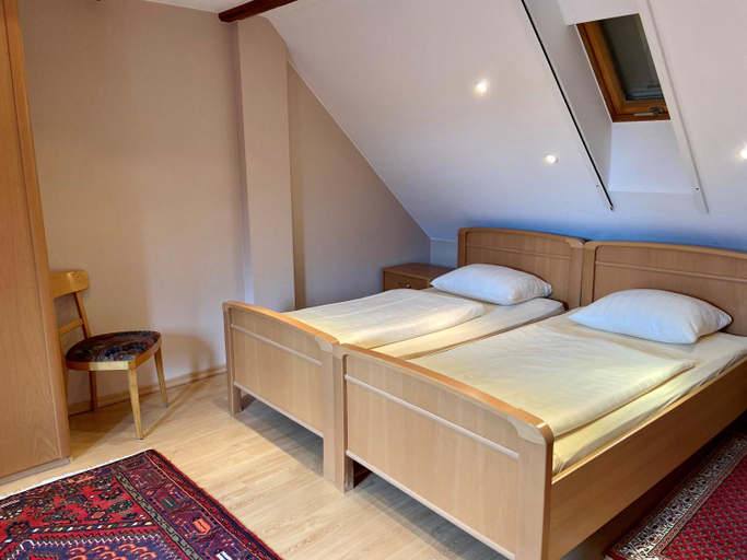 Bedroom 2, Hotel Bett & Fruhstuck, Groß-Gerau