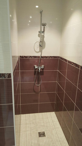 Bathroom 3, Hotel de la Gare, Calvados