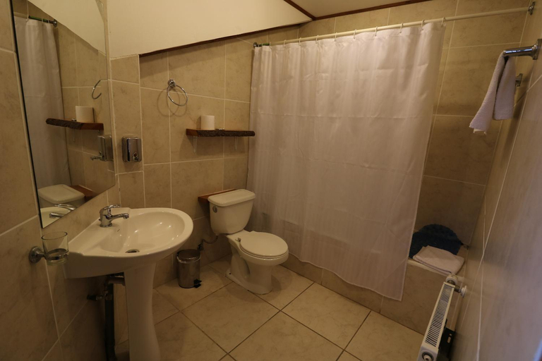 Bathroom 3, Santa Maria Pucon, Cautín