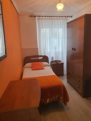 Bedroom 3, Hotel Abrego Reinosa, Cantabria