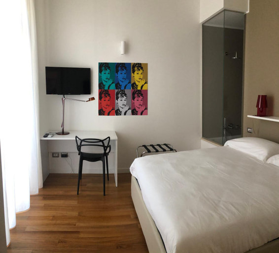 Others 5, Lo Schiaccianoci B&B, Taranto