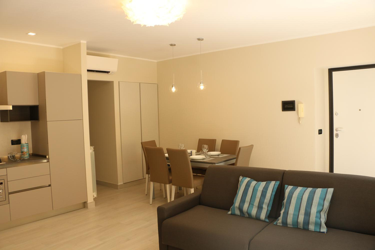 Dining Room 4, Appartamento in centro e a 20 mt dal lungomare e mare, Savona
