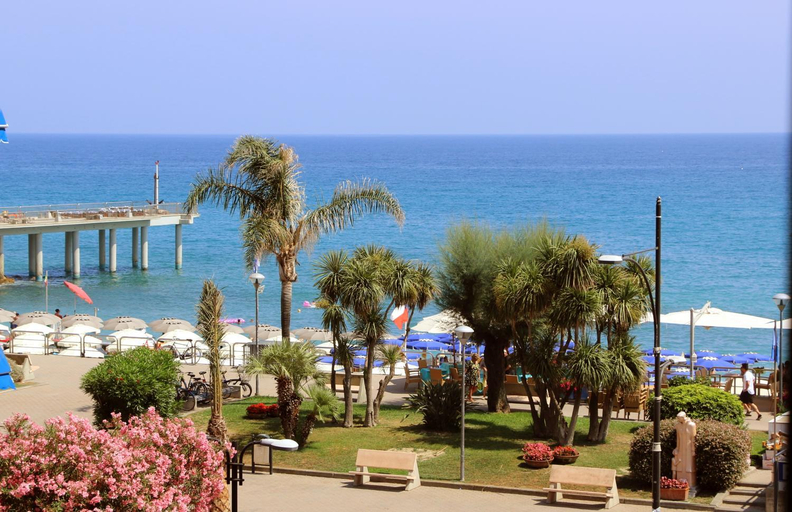 Exterior & Views, Appartamento in centro e a 20 mt dal lungomare e mare, Savona