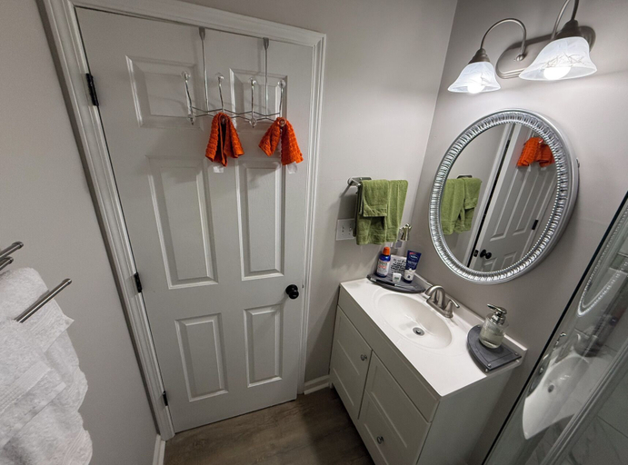 Bathroom 2, The Luxe Trailer Escape, Atlanta