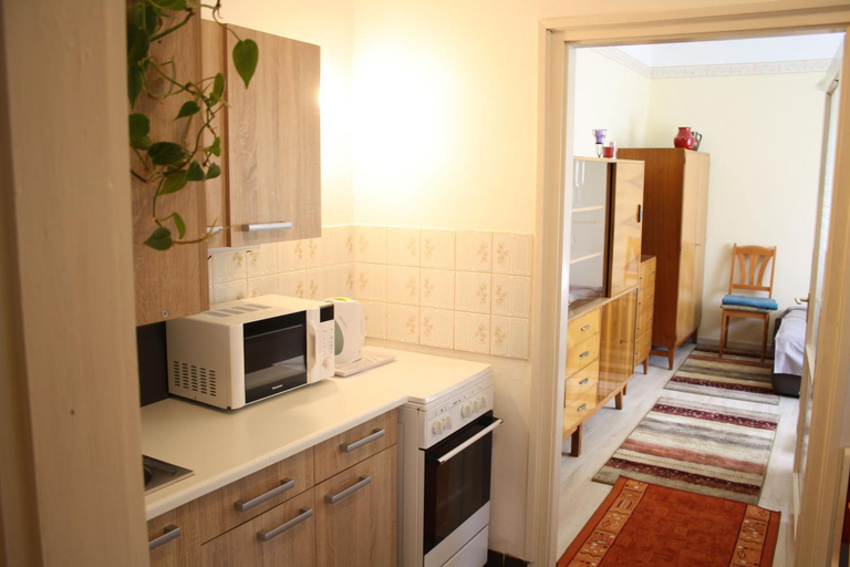 Others 2, Casa Mamma, Budapesti