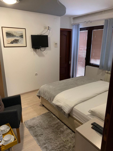 Others 4, Rooms Sanja
