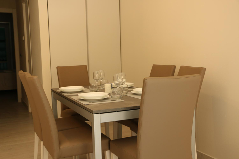 Dining Room 5, Appartamento in centro e a 20 mt dal lungomare e mare, Savona