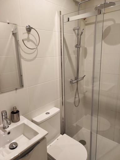 Shower 2, Vista Panoramica Amadora RC, Amadora
