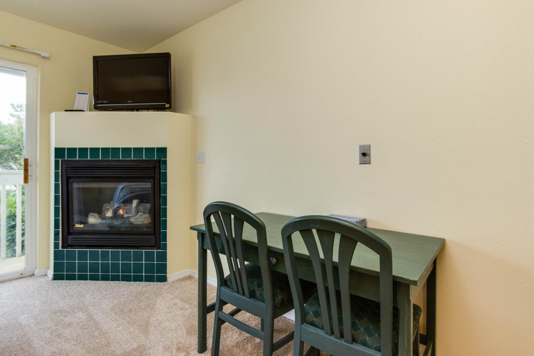Dining Room 16