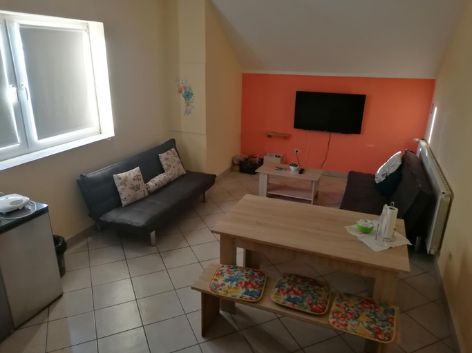 Others 5, Hostel Poslon, Radoboj