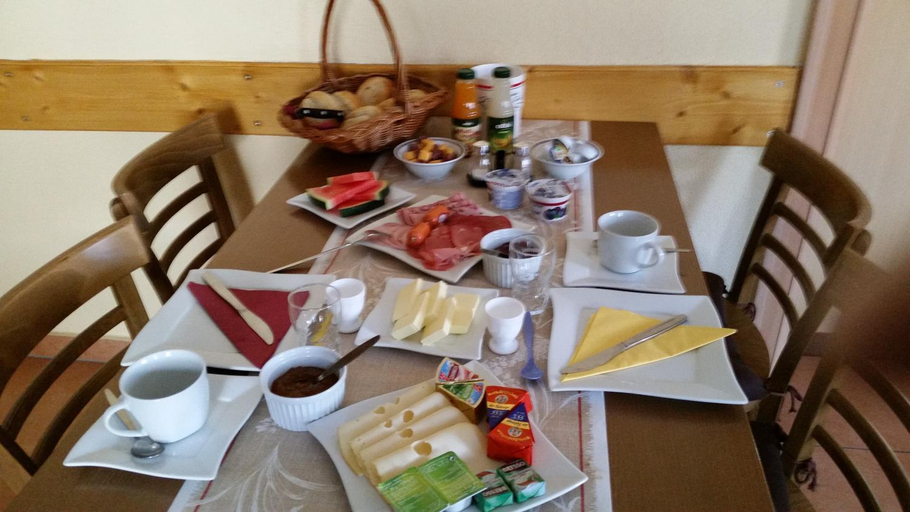Others 3, Gasthaus ,,Zum schwarzen Bar", Salzlandkreis