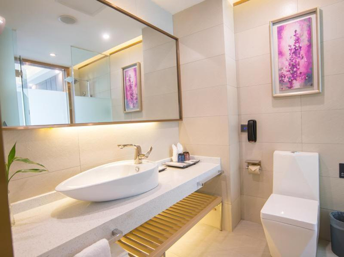 Bathroom, Lavande Hotel·Bazhong Fortune Center, Bazhong