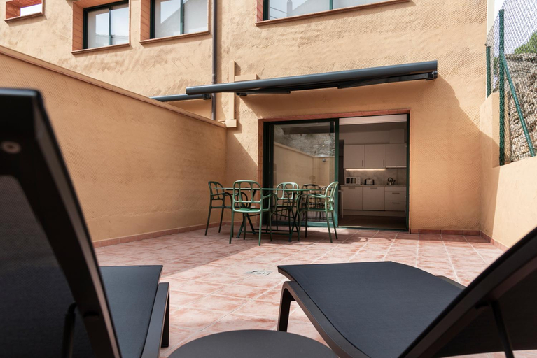 Others 4, Alta House Apartments 4 Vents, Girona
