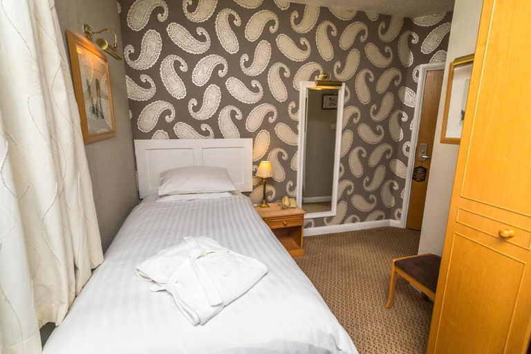Bedroom 3, Washington Central Hotel, Cumbria