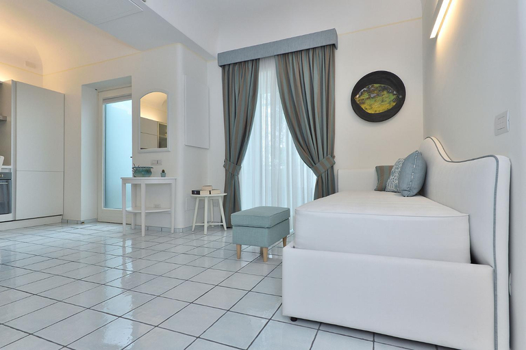 Others 4, Villa Gelsomina, Salerno