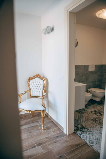 Others 5, Affitta camere La Fenice di Folli Lorella, Brescia