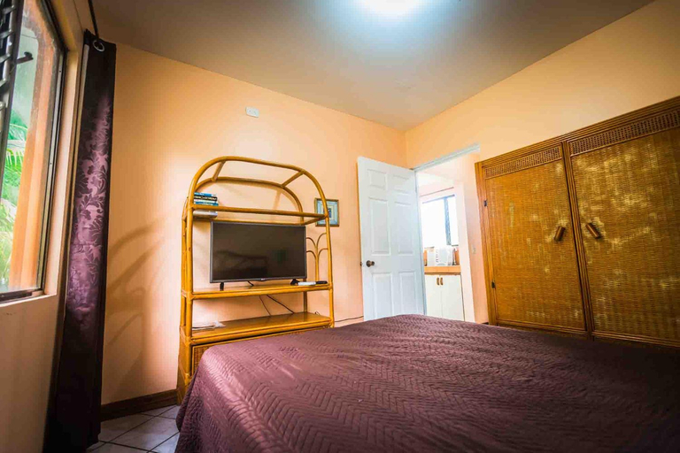 Bedroom 2, La Dolce Vita, Parrita