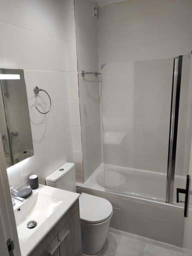 Shower 4, Vista Panoramica Amadora RC, Amadora