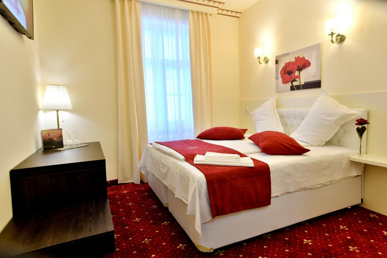 Others 4, Top Royal Central Brasov, Brasov