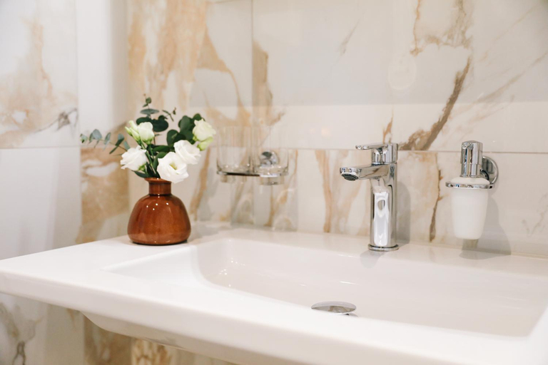 Bathroom 10