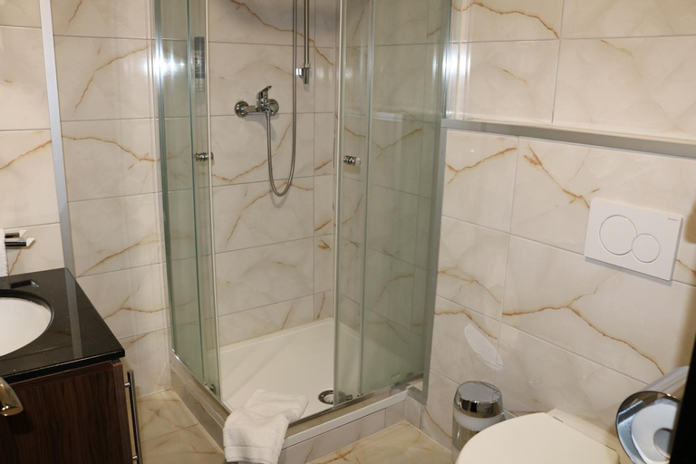 Bathroom 9