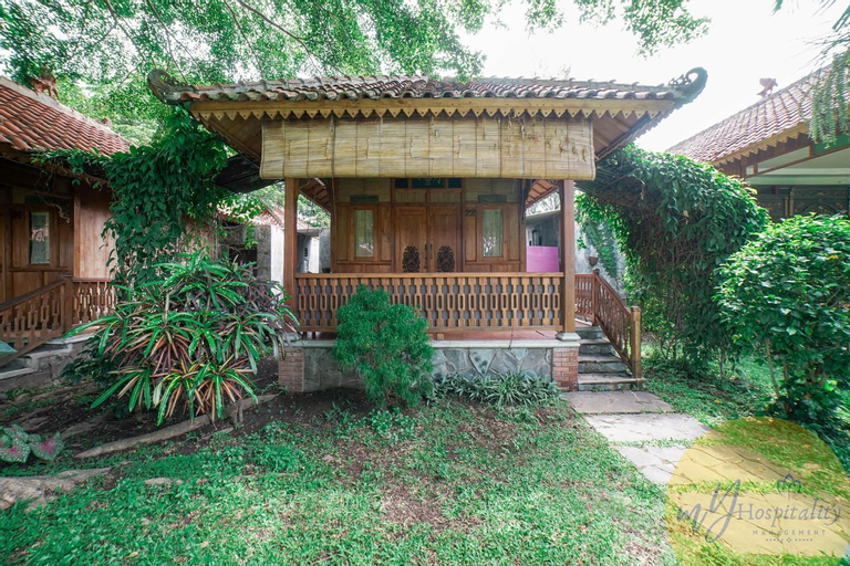 Exterior 9