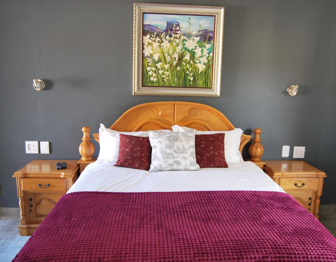 Bed, 14 Cluster Cottages, Eden