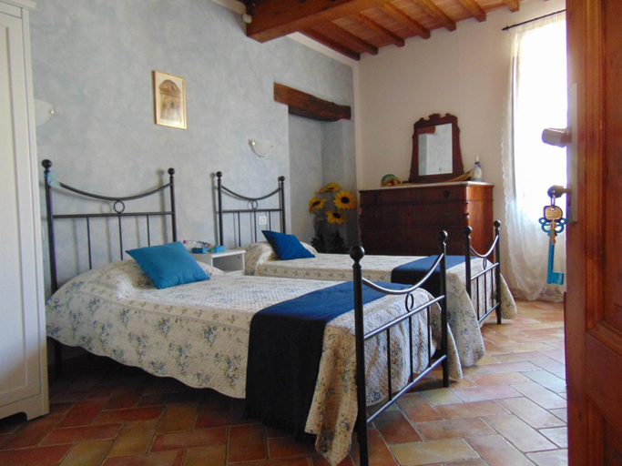 Others 5, Fra I Mesi, Arezzo