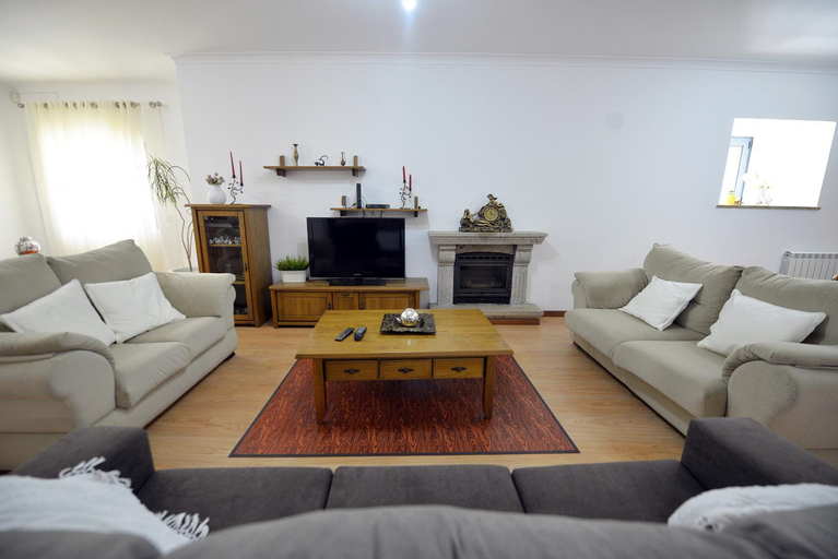 Shared lounge/TV area 3, Villa 281, Esposende