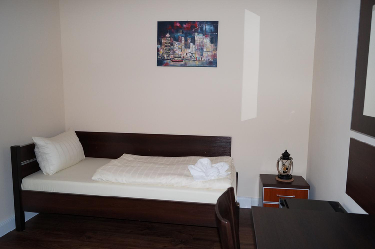 Others 2, MY-BED Hamburg, Hamburg