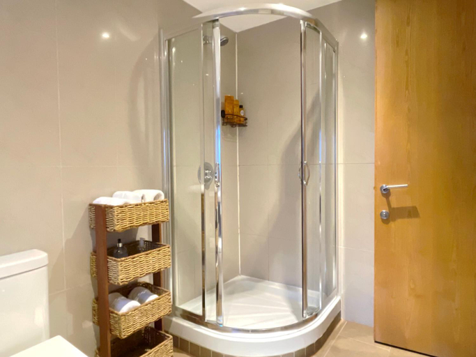 Bathroom 4, 93A Grey Street Apartments, Newcastle upon Tyne